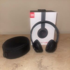 Beats by Dr. Dre Beats Solo3 Wireless On-Ear Headphones - Matte Black